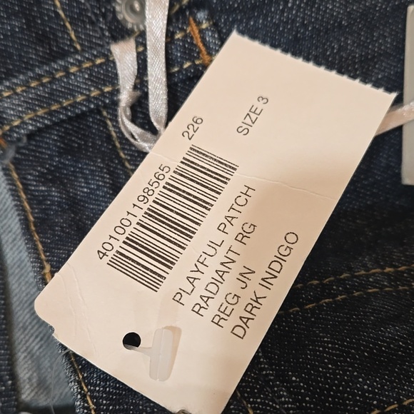 NWT! Chico's Embroidered Straight Leg Jeans!! - Picture 3 of 7